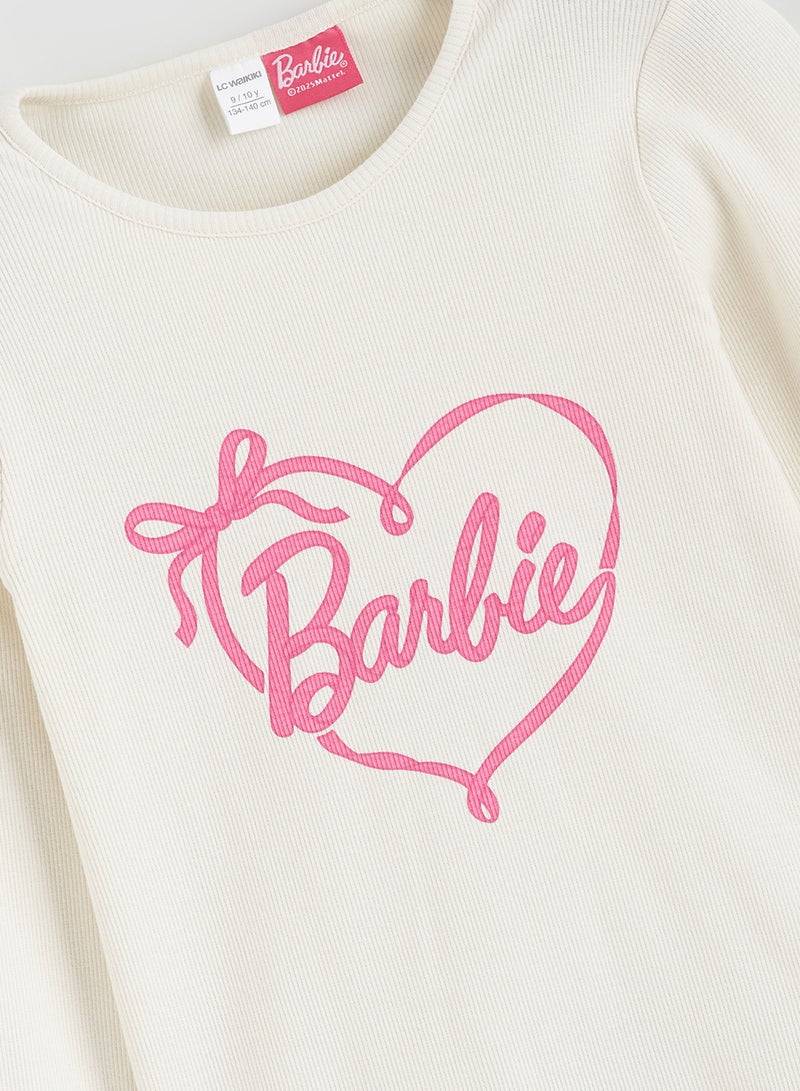 ال سي وايكيكي تيشيرت بناتي مطبوع باربي برقبة دائرية - Image 2